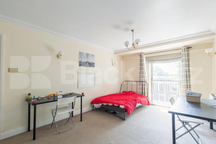 			IDEAL FOR 2 SHARERS!, 2 Bedroom, 1 bath, 1 reception Apartment			 York Way, CAMDEN/ISLINGTON